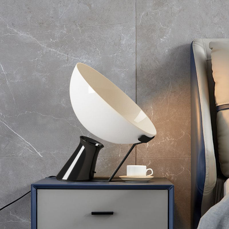 Zeitgenössische verstellbare Tischlampe