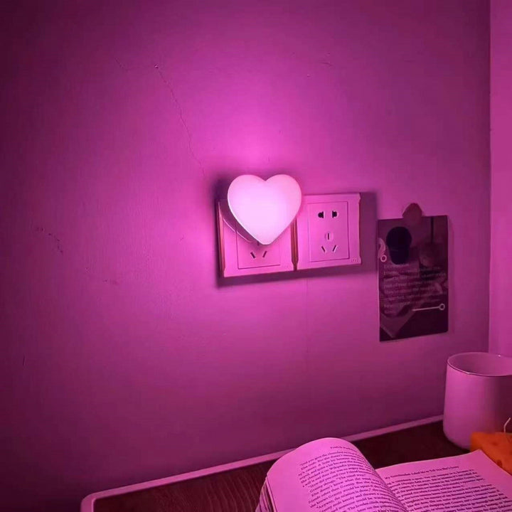 Herzförmiger Plug-In Ambient Nachtlicht mit sanftem LED-Leuchten