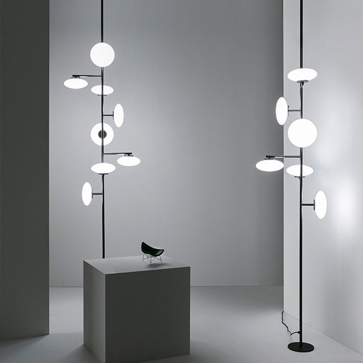 Zeitgenössische künstlerische Stehlampe