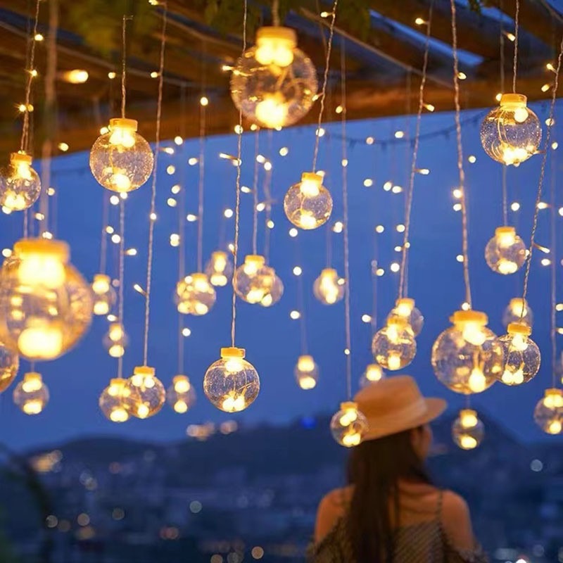 Hängende Stern- und Halbmond-LED-Vorhang-Lichterkette für Schlafzimmer-Ambiente