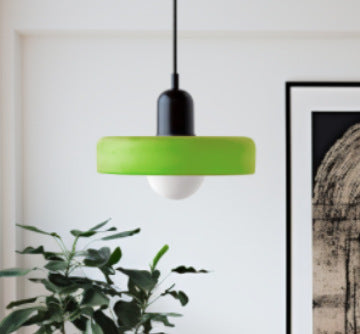 Minimalistische Keramik Pendelleuchte mit geschichtetem Glockenschirm