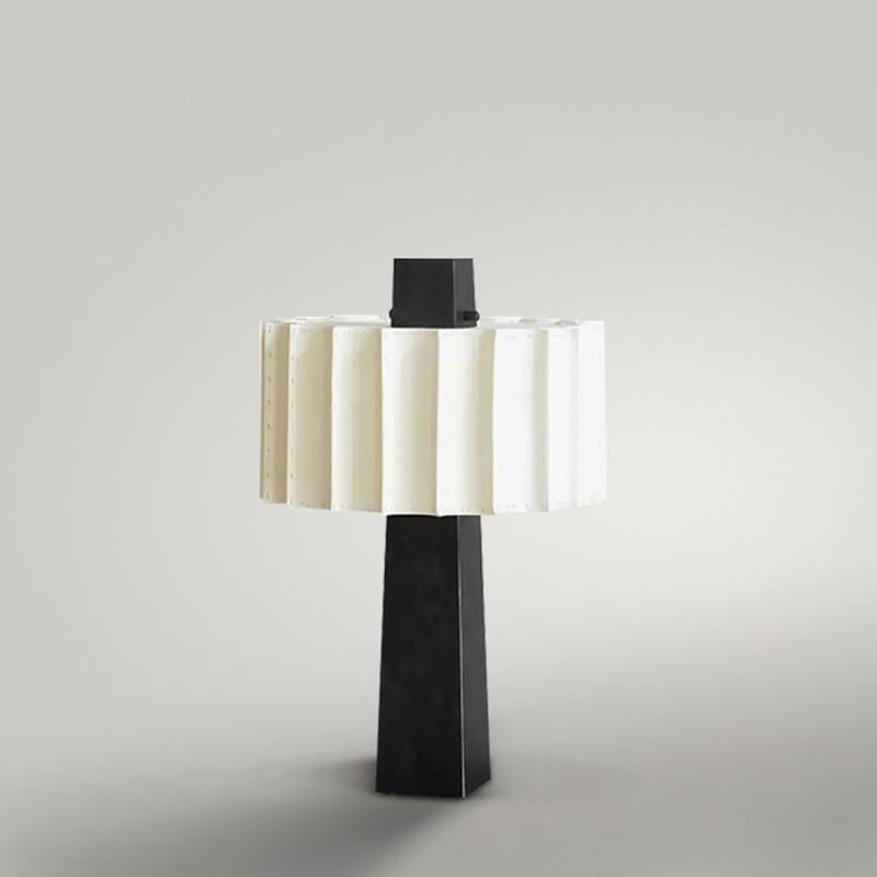 Zeitgenössische Tischlampe mit modernem geometrischen Muster