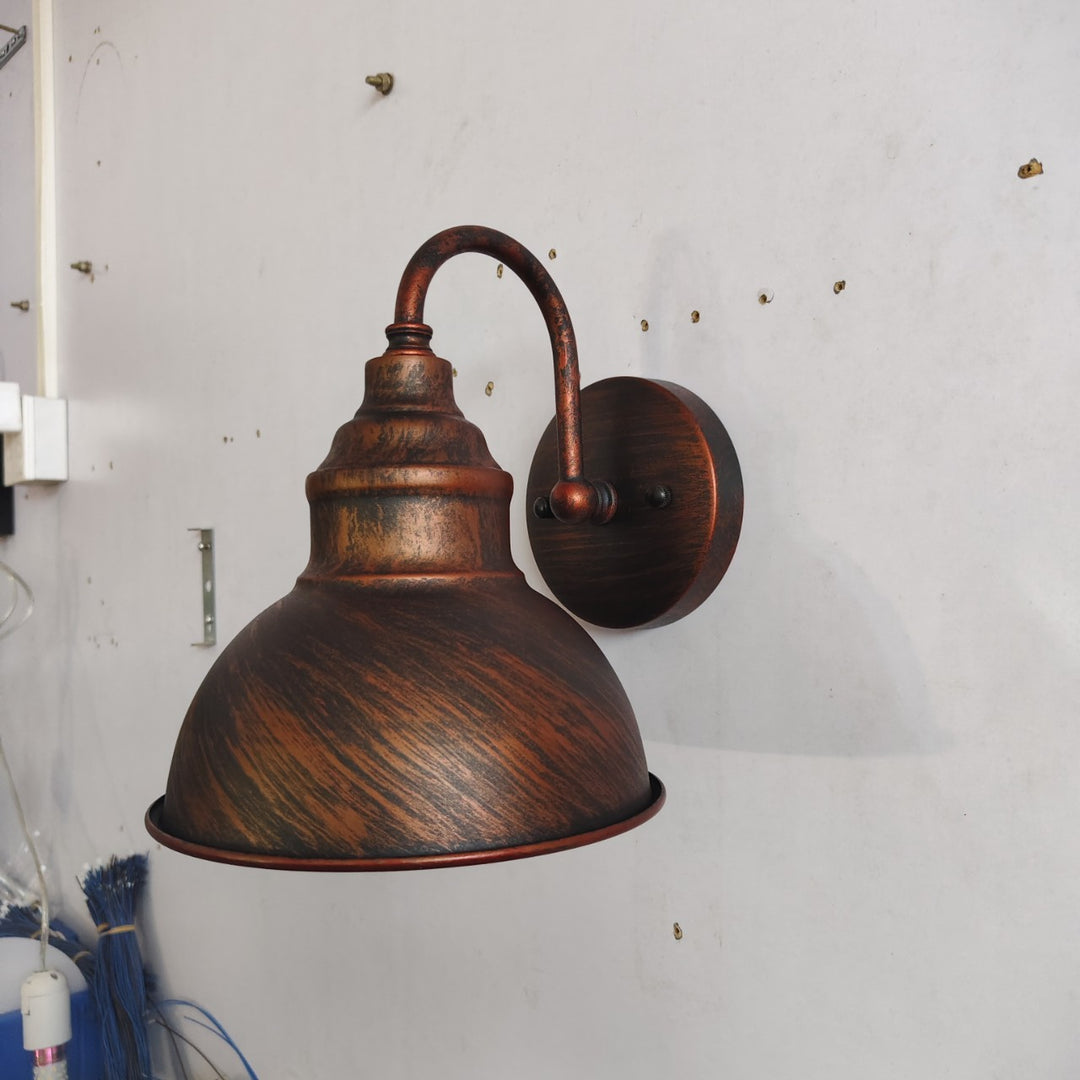 Vintage Industrial Abgenutzte Metall Wandlampe mit Gebogenen Armen