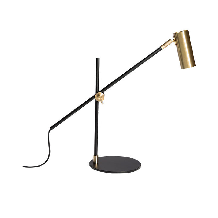 Verstellbare Schreibtischlampe mit goldenen Akzenten