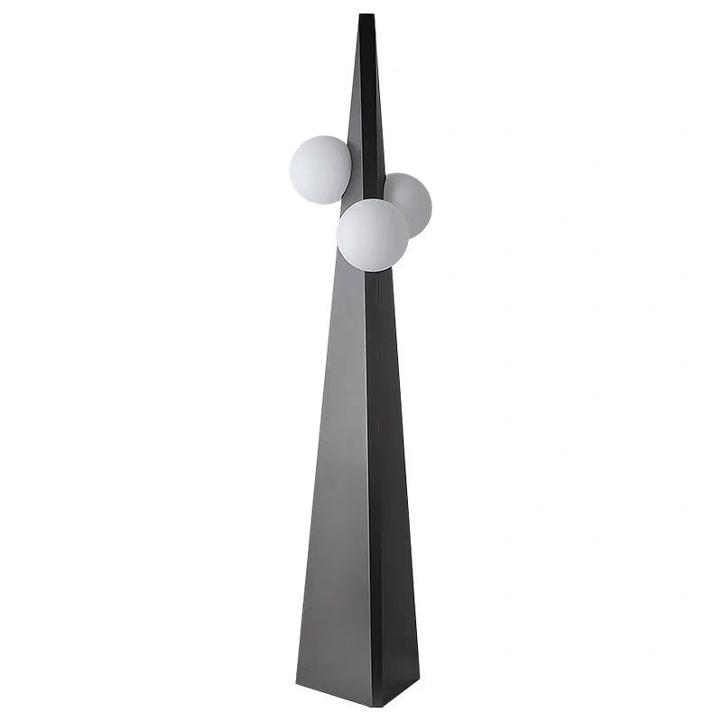 Künstlerische Dreieckige Stehlampe mit Geometrischem Design