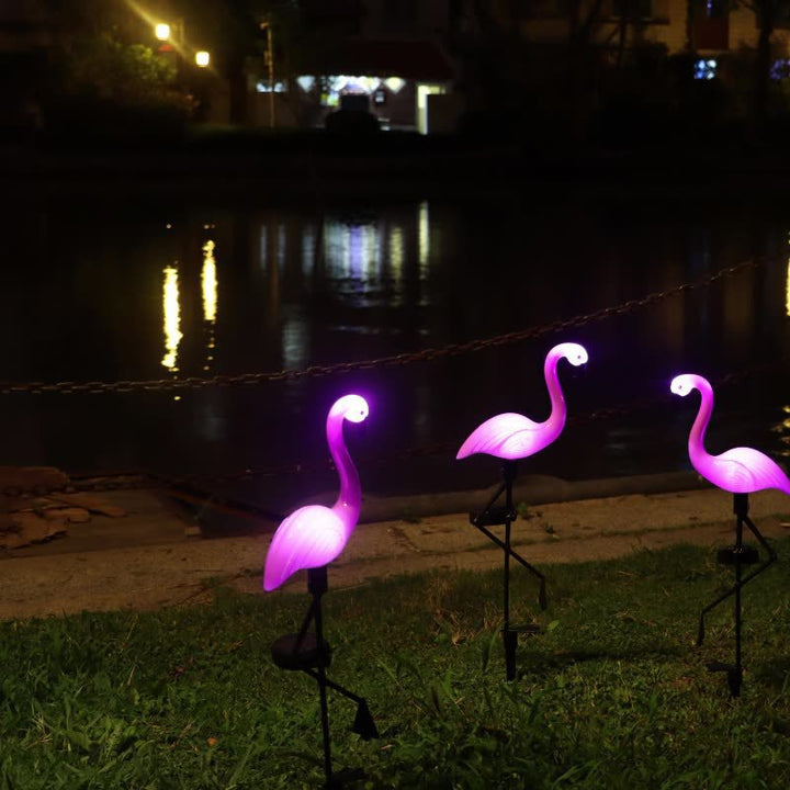 Dekorative solarbetriebene Flamingo-Gartensteckdose mit verstellbarem Tablett und Spike-Befestigung