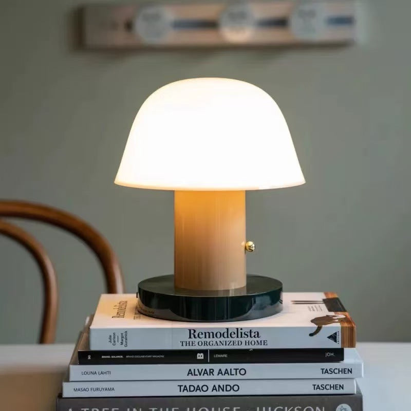 Stylische moderne Tischlampe
