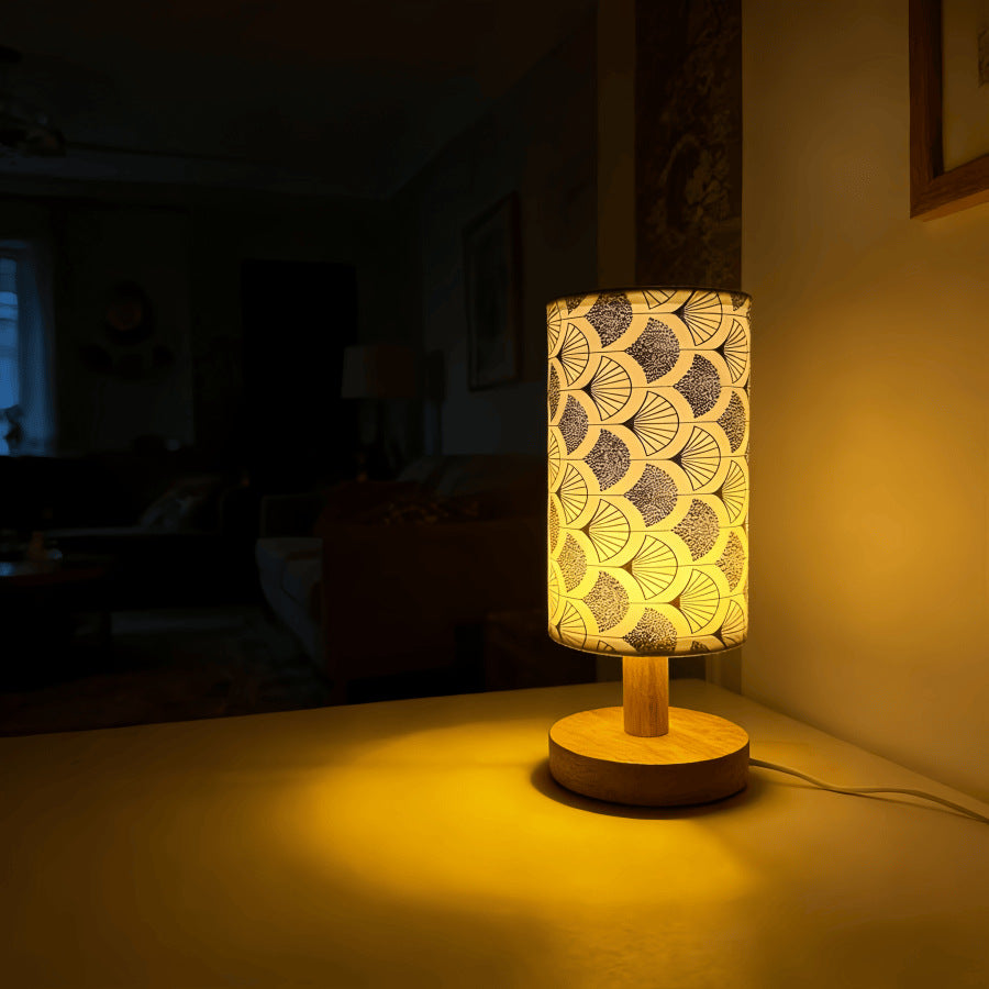 USB-betriebene dekorative Tischlampe mit einstellbarer Helligkeit