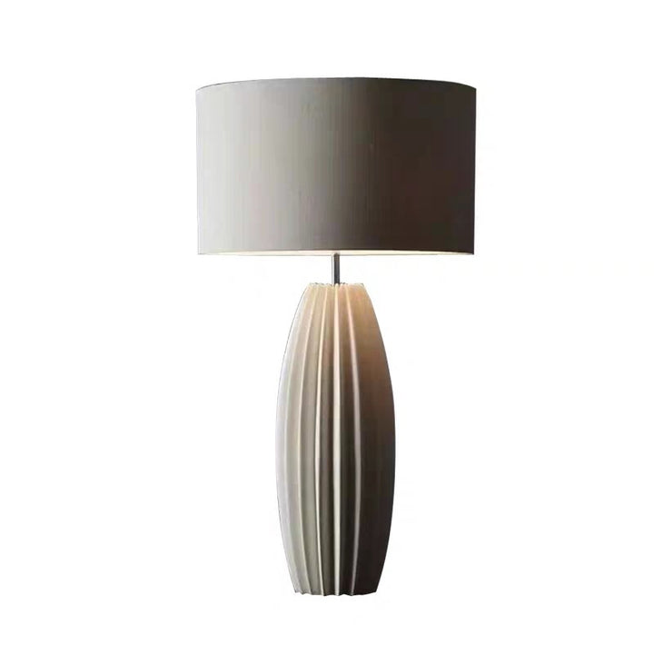 Texturierte skulpturale Tischlampe