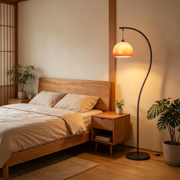 Arc Stehlampe mit Kuppel-Schirm