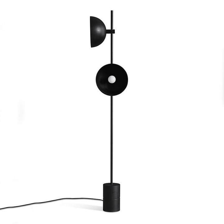 Moderne elegante Stehlampe mit verstellbarem Schirm
