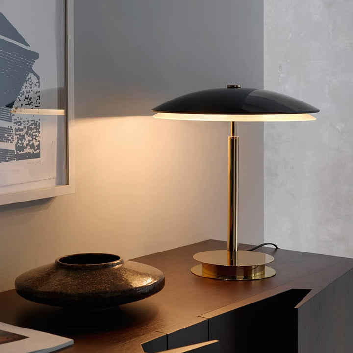 Moderne minimalistische Tischlampe