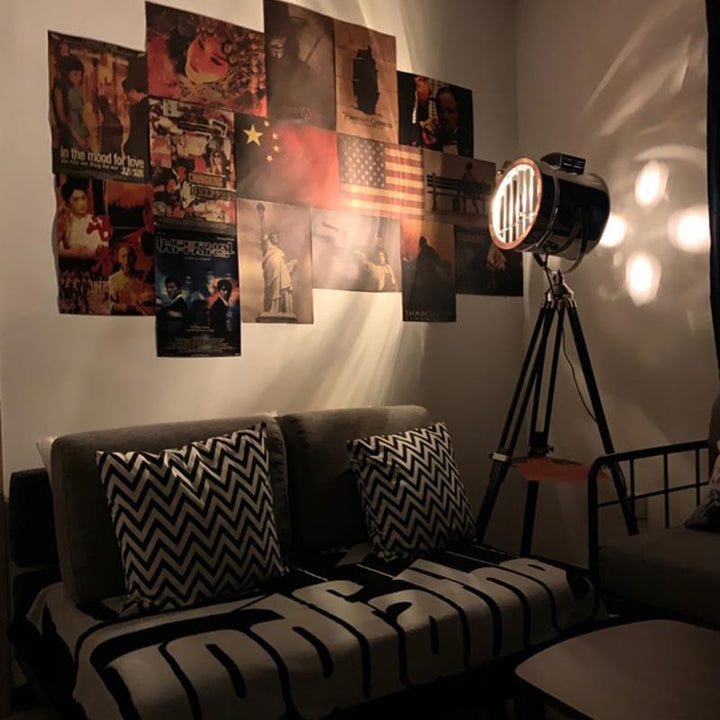 Vintage-inspirierte Dreibein-Stehlampe