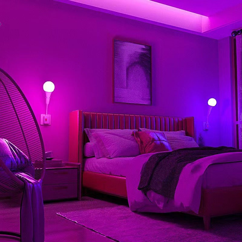 Smart RGB LED-Birne mit Infrarot-Fernbedienung und schwenkbarem Steckdosenadapter