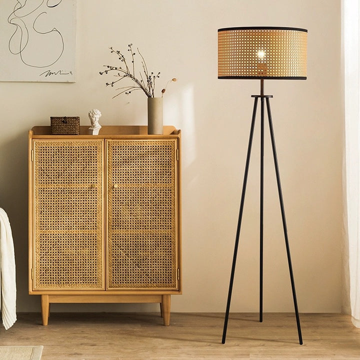 Stativ Stehlampe mit Geflecht-Schirm