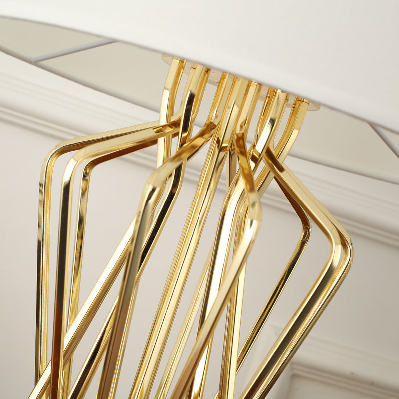 Elegante skulpturale Tischlampe