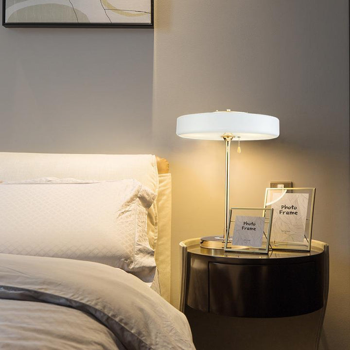 Moderne Messing Tischlampe