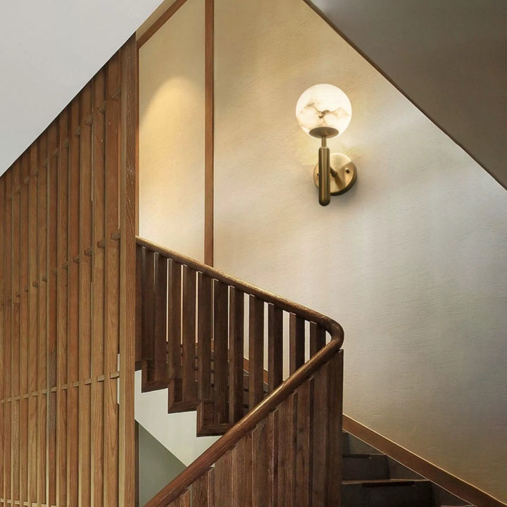 Modern minimalist Wandlampe mit Marmorakzent