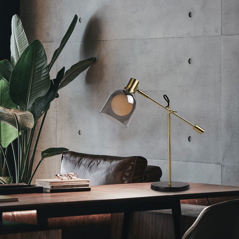 Moderne schwenkbare Schreibtischlampe