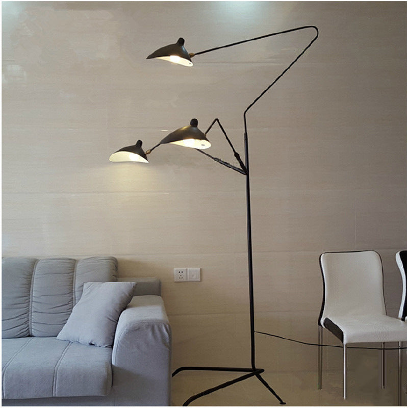 Moderne Tri-Head Stehlampe mit verstellbaren Armen