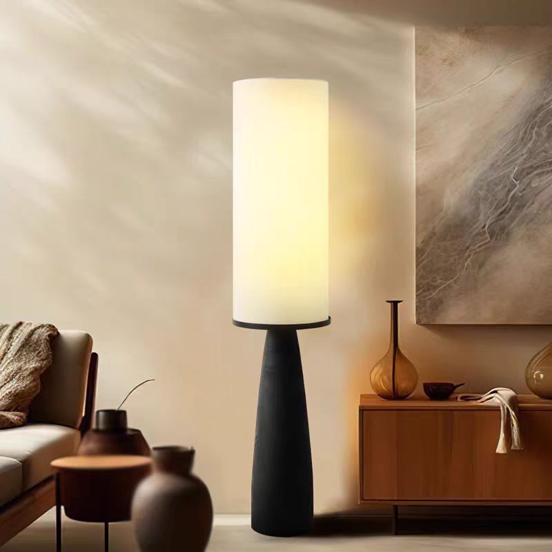 Moderne Minimalistische Stehlampe mit integriertem Beistelltisch