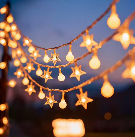Warme Weiße Stern- und Kugel-LED-Lichterkette mit Batteriepack und wetterfesten Glühbirnen