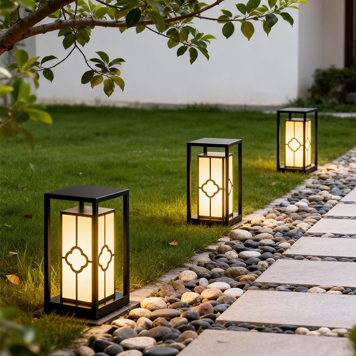 Japanisch inspiriertes Solar Garten Bodenlaterne mit Holzrahmen