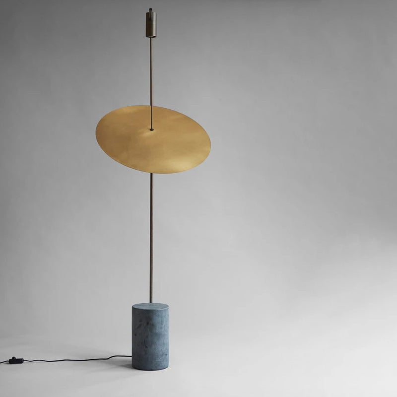Moderne verstellbare Stehlampe mit Marmorbasis