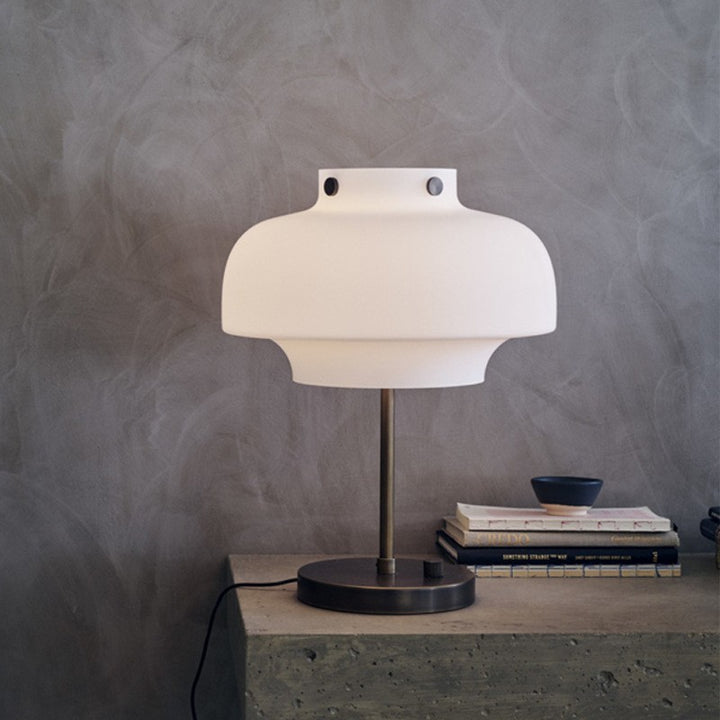 Moderne minimalistische Tischlampe