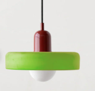 Minimalistische Keramik Pendelleuchte mit geschichtetem Glockenschirm