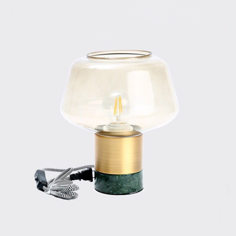 Künstlerische Tischlampe mit geometrischem Design