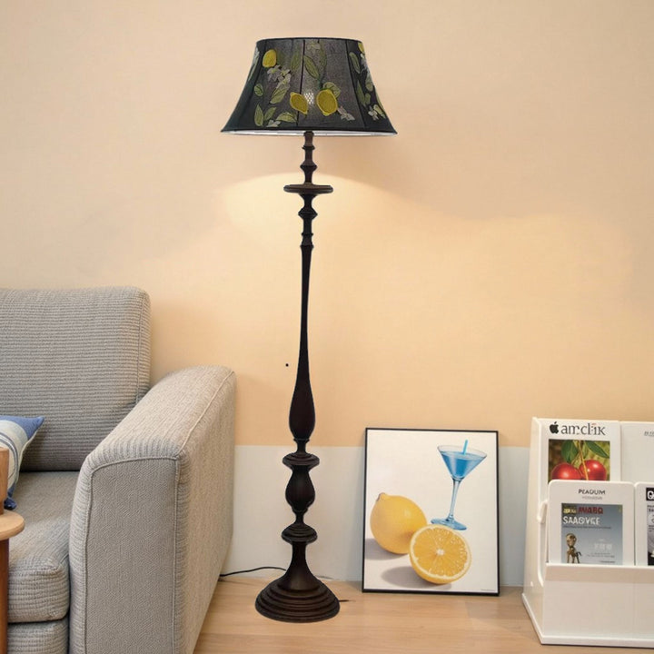 Elegante Blumenmuster Stehlampe
