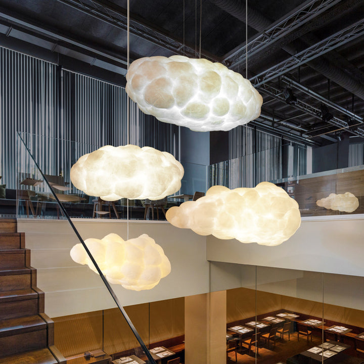 Wolkenförmige Ambient-Pendelleuchte mit verstellbarem Kabel und E27-Fassung