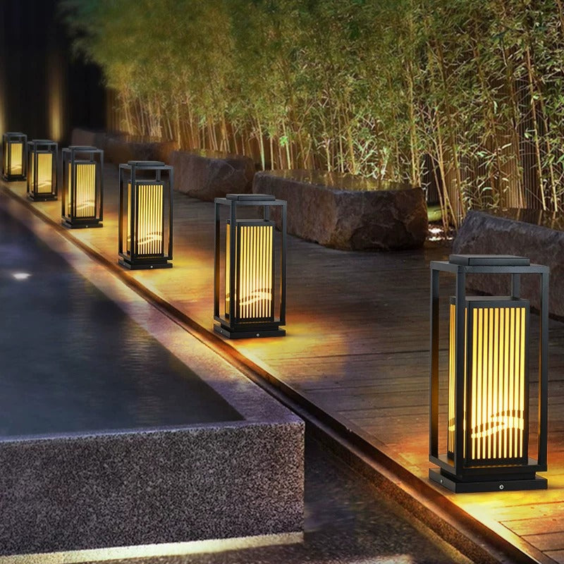 Japanisch inspiriertes Solar Garten Bodenlaterne mit Holzrahmen