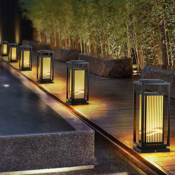 Japanisch inspiriertes Solar Garten Bodenlaterne mit Holzrahmen