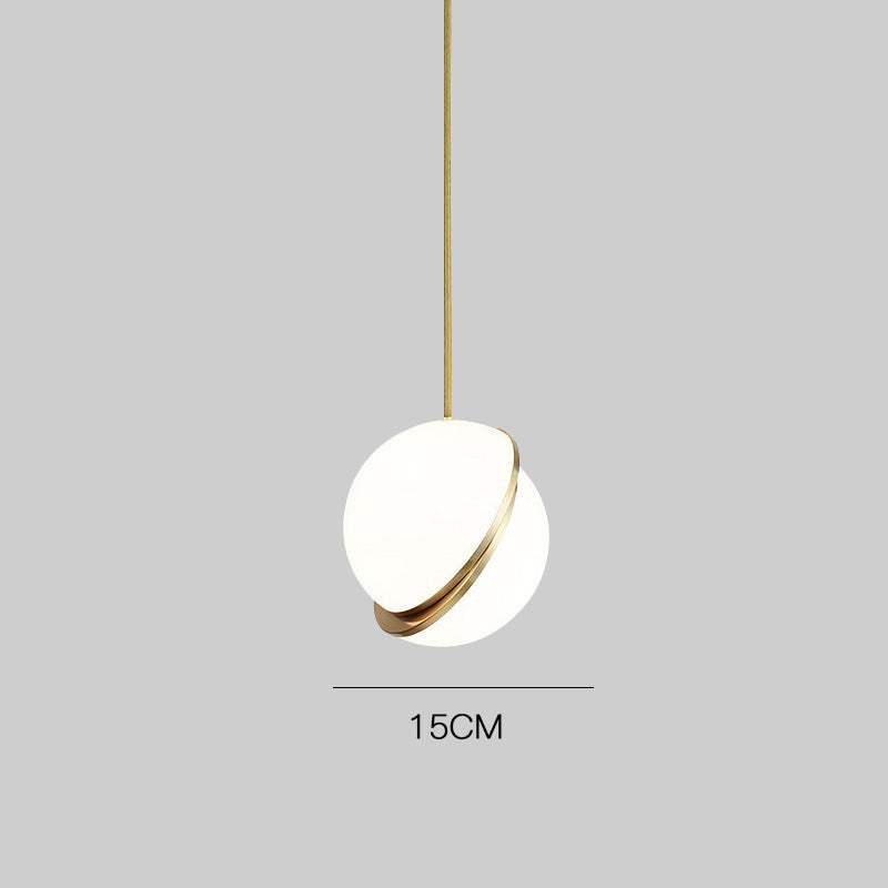 Moderne Minimalistische Pendelleuchte mit eleganten goldenen Akzenten