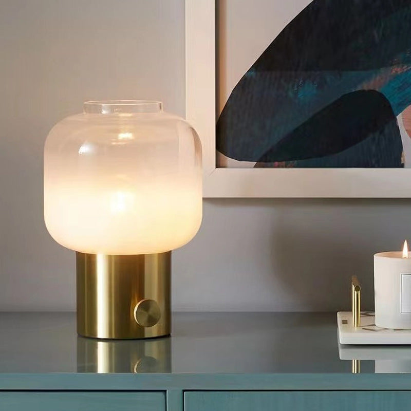 Moderne Glas Tischlampe mit Messingfuß