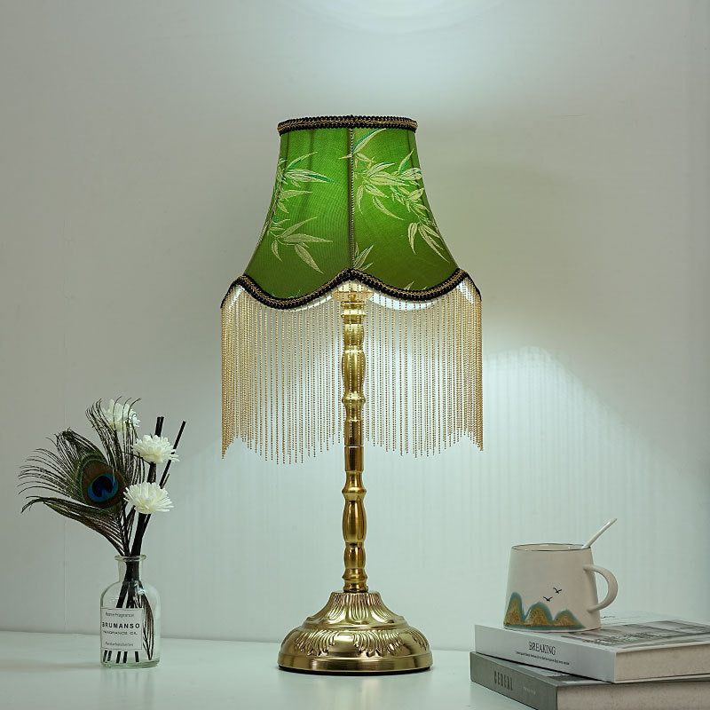 Seidenfringierte Empire-Style Tischlampe mit Perlenquaste Schirm