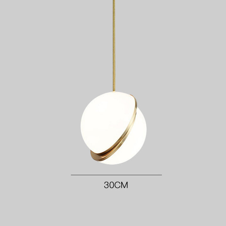 Moderne Minimalistische Pendelleuchte mit eleganten goldenen Akzenten