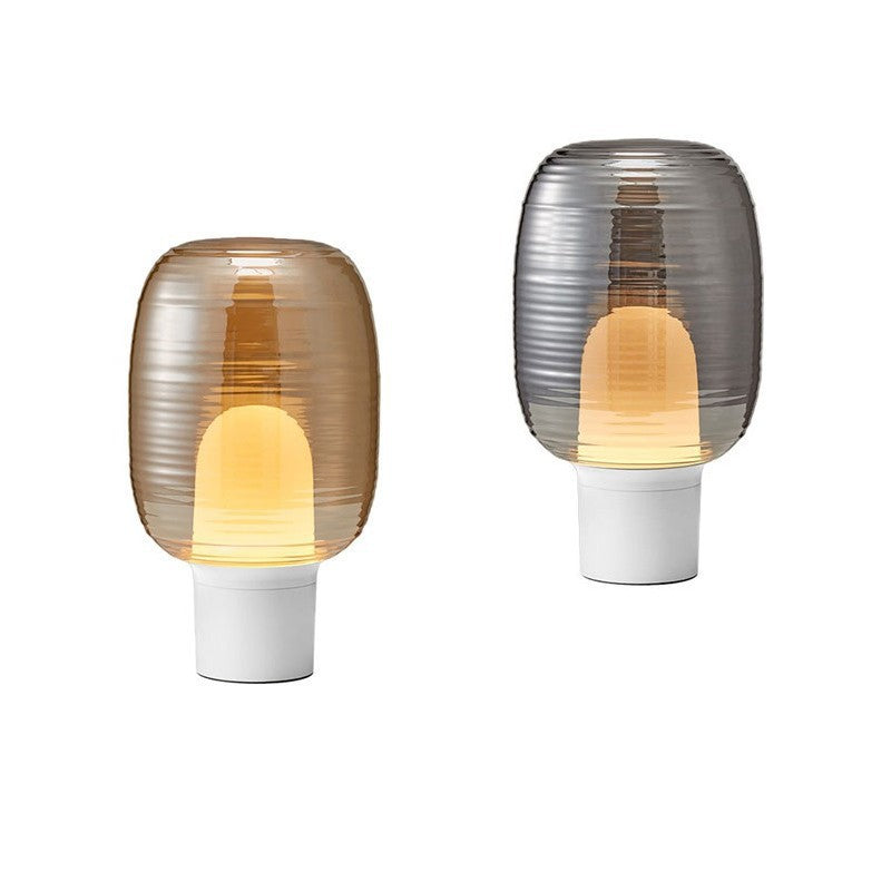 Moderne Tischlampe aus Glas mit texturiertem Schirm