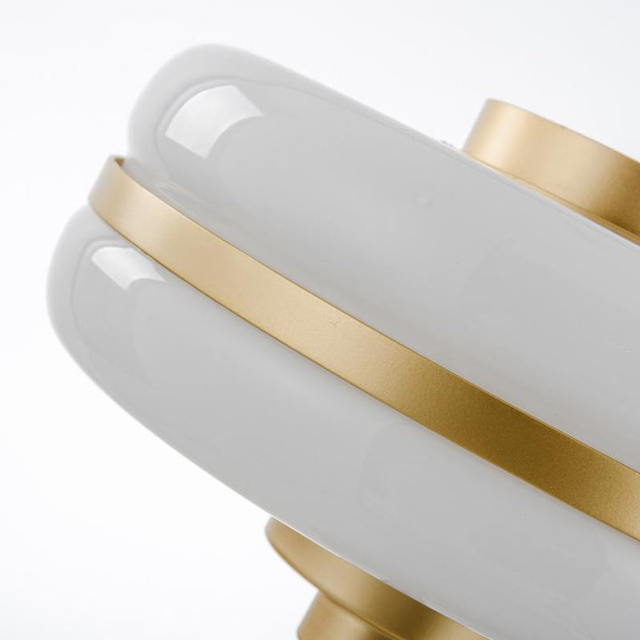 Moderne minimalistische Tischlampe mit elegantem Glasschirm