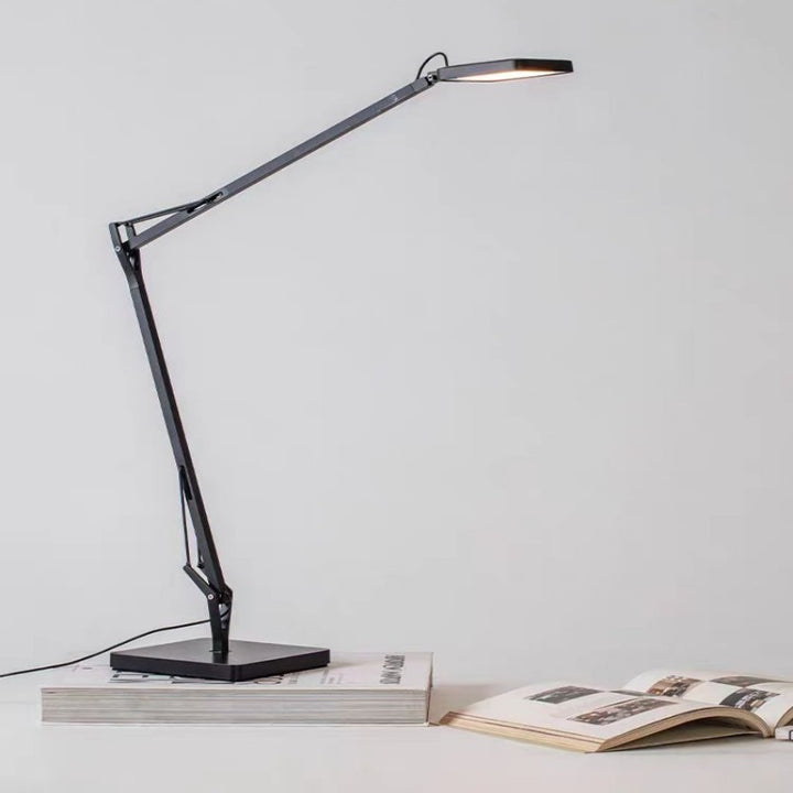 Verstellbare LED Schreibtischlampe