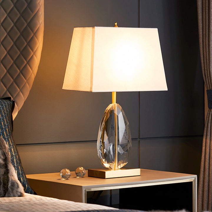 Kristall Tischlampe mit elegantem Schirm