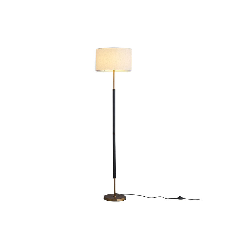 Schlanke moderne Stehlampe