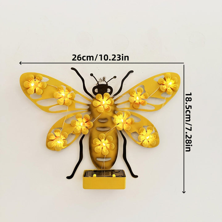 Dekorative Solar LED Bienen Wandskulptur mit Blumen-Lichterkette und Metallhalterung