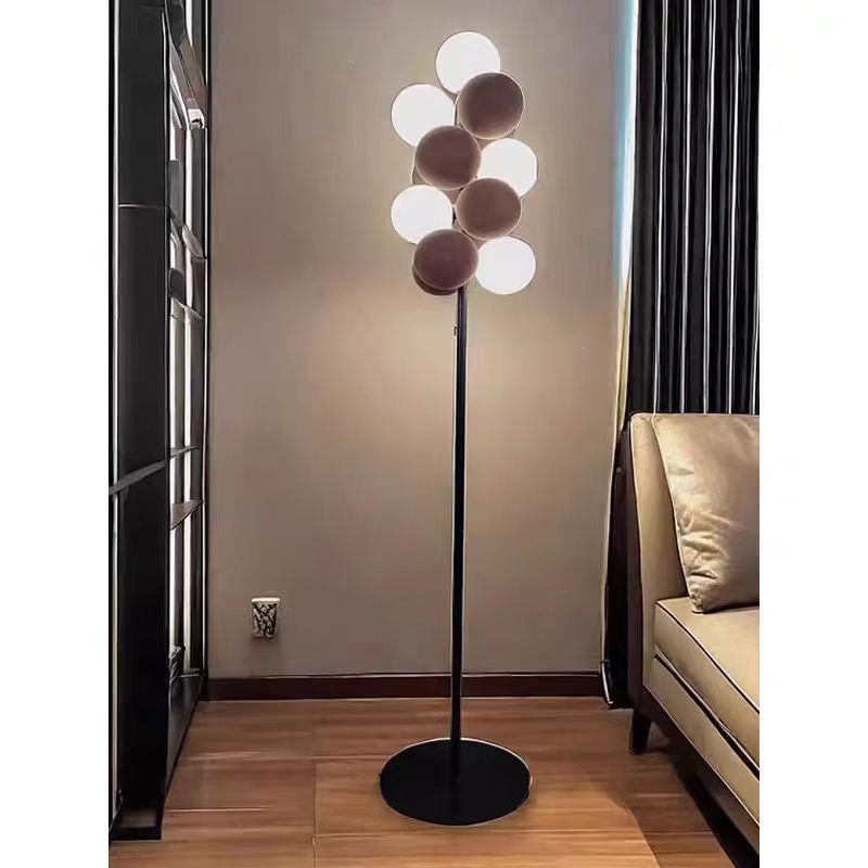 Moderne geometrische Kugel Stehlampe