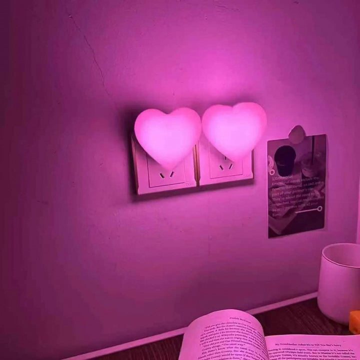 Herzförmiger Plug-In Ambient Nachtlicht mit sanftem LED-Leuchten