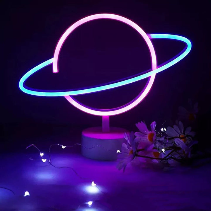 Saturn-inspirierte LED-Orb-Tischlampe mit dual-farbigen Neonringen