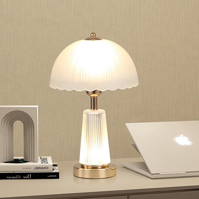 Elegante Glas Schirm Tischlampe