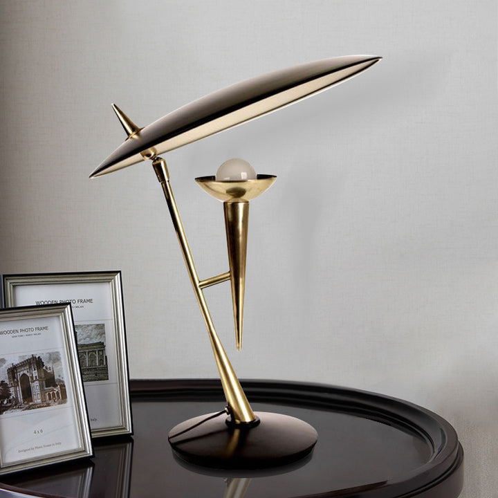 Künstlerische Erklärung Tischlampe